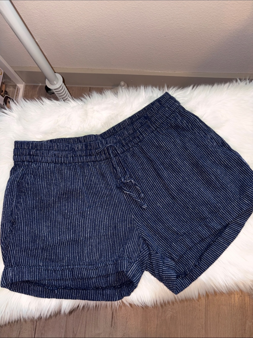 Old Navy Navy Pinstripe Drawstring Women’s Shorts
